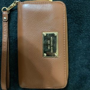 Michael Kors wristlet/wallet